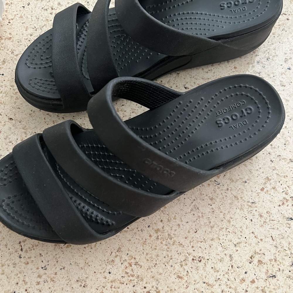 CROCS Women’s Black Triple-Strap Dual Comfort Slide Sandal